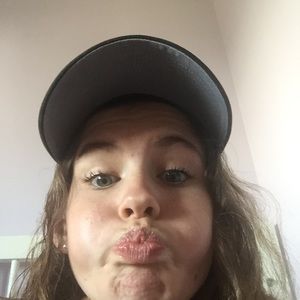 Meet your Posher, Alexia